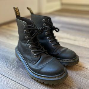 Dr. Martens 1460 Women’s Boot